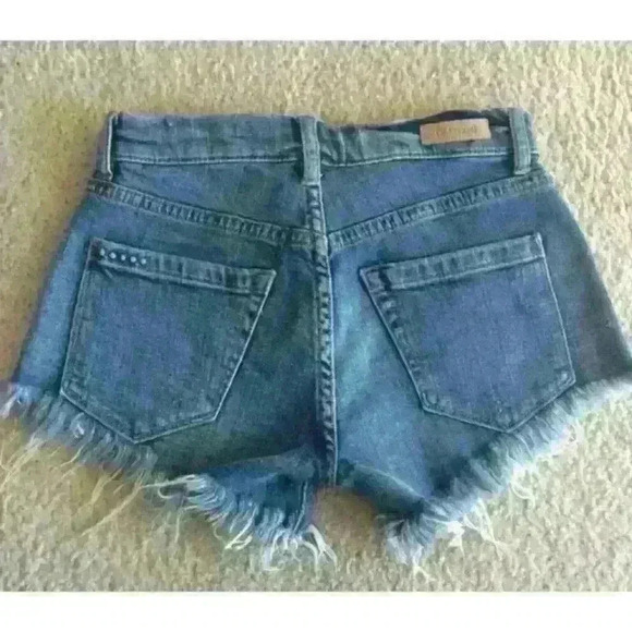 BLANK NYC Fringe Denim Shorts - Picture 3 of 3